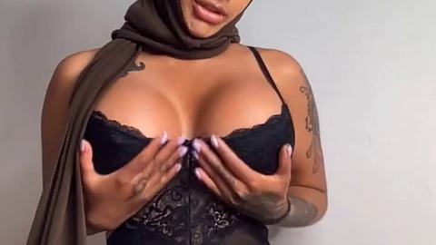 Sex Fantasy - Tired of masturbation? 💧😫 Download the app and let the girls help you...