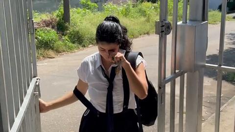 Cheating Girlfriend Caught - Wata 🙉  Want to have fun with girls? Come and download this app 😈  Ch...