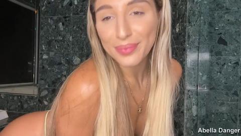 𝗘𝗫𝗣𝗟𝗜𝗖𝗜𝗧 𝗩𝗜𝗗𝗘𝗢😘 - Tired of masturbation? 💧😫 Download the app and let the girls help you...
