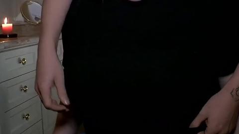 FAMILY PORN - "تبي تجلـ.ـحْ مع بنات تعال وحمل تطبيق ذا👇🏻👇🏻 وشوف البنات الي فيه وترا...