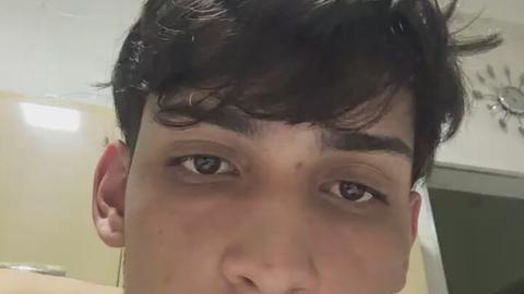 Dilofauro - amigos de faculdade fizeram live em troca de Pix, o tatuado colocau o...