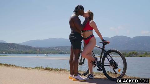 Black Guy with a White Girl - Chudai 💦  Want to unlock all kinds of scenes and moves with me? I'm w...