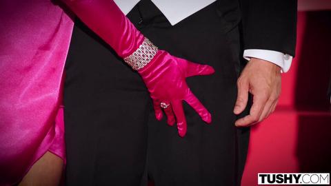 MrNice - Adriana in disguise is the same slut as always 😏😏 She loves cocks too...